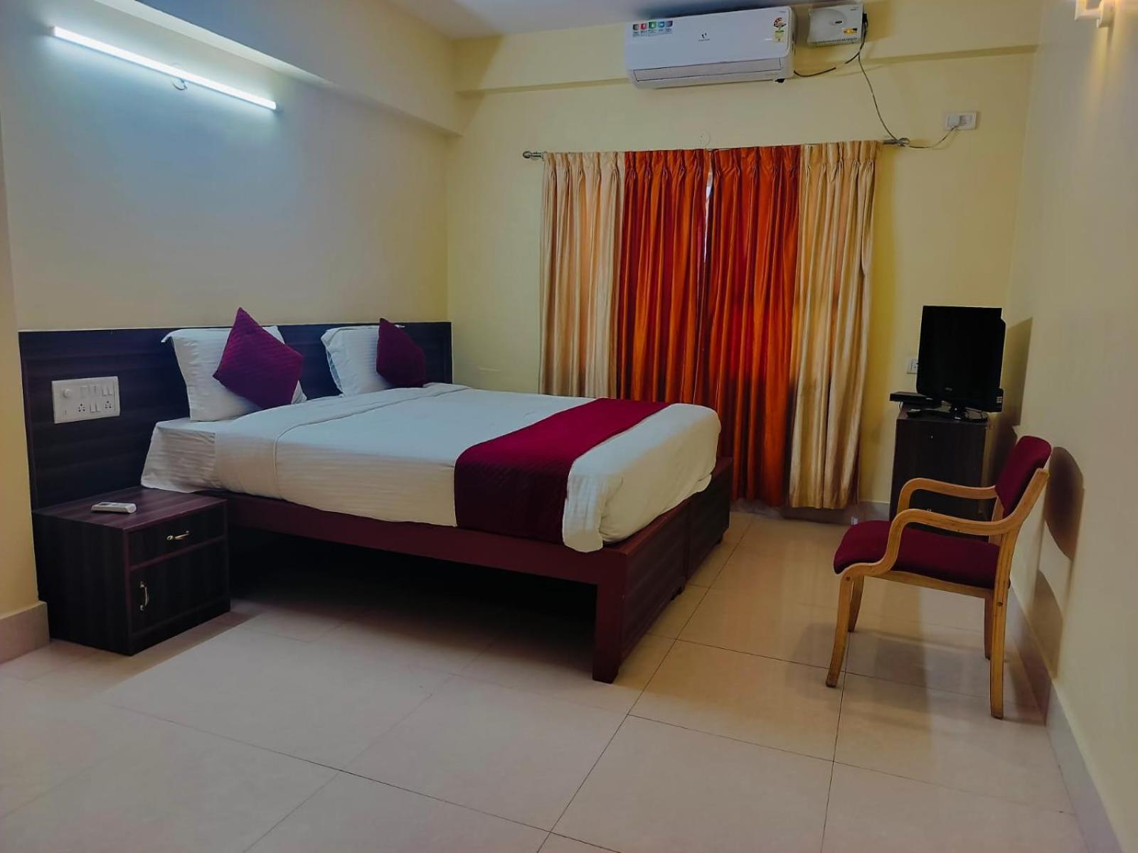 Hotel Vyshak International Mysore Exterior photo