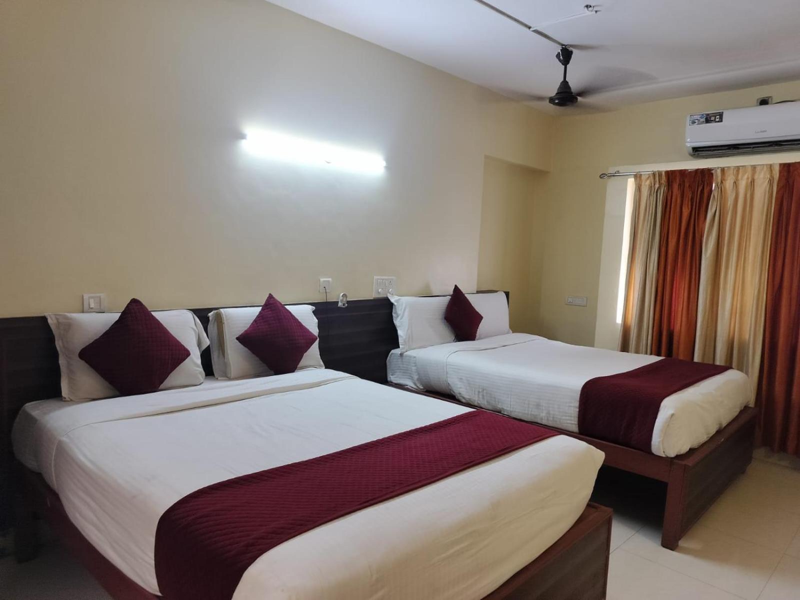 Hotel Vyshak International Mysore Exterior photo